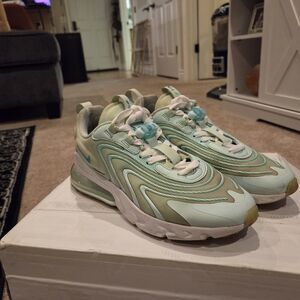 Nike Air Max 270 React Sneakers